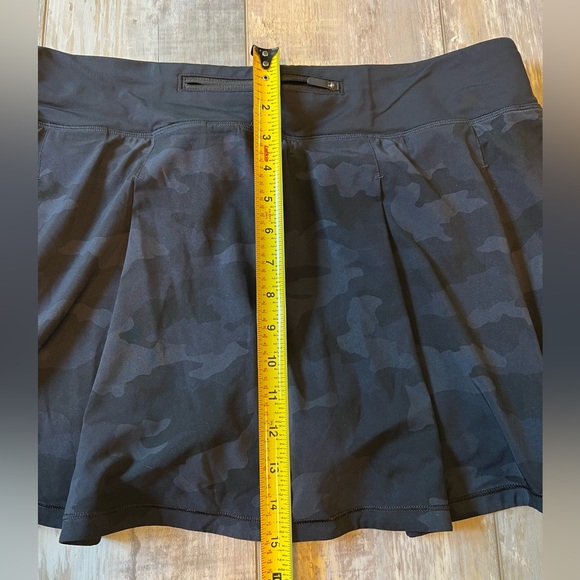 Size 14 Lululemon Pace Rival Skirt - Picture 4 of 8